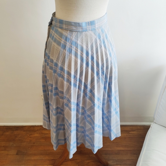 Vintage Plaid Skirt / Skinny Pleats / Baby Blue / Size Small - Picture 4 of 5